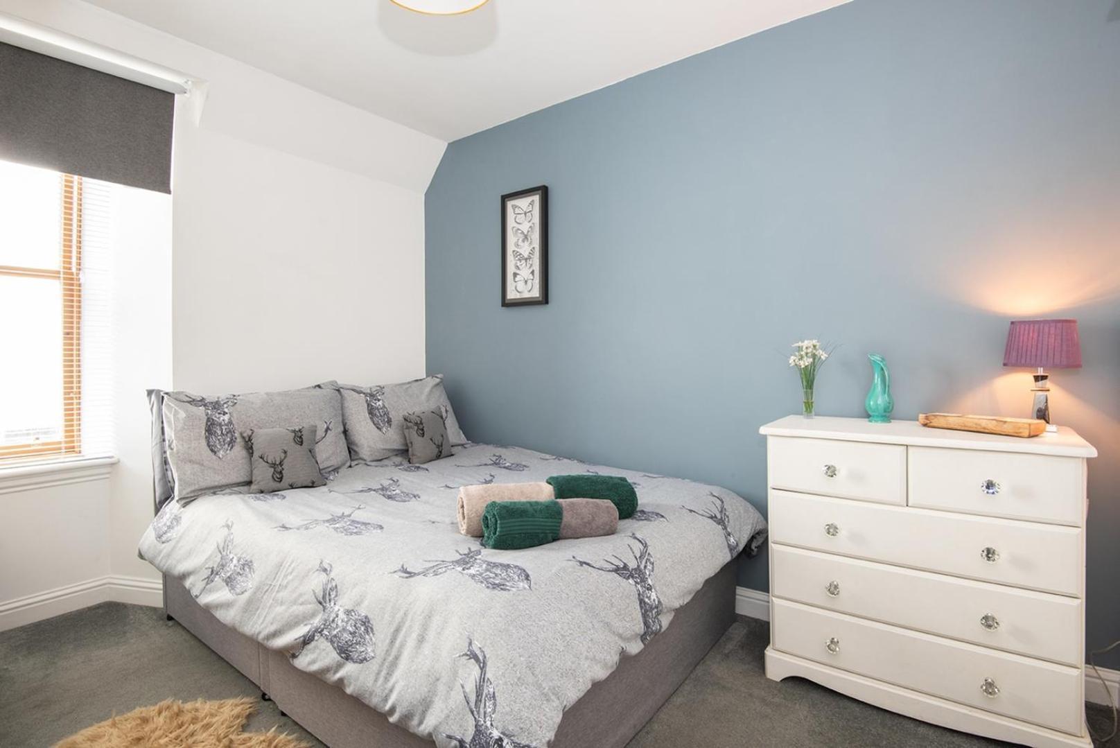 Charming 2 Bedroom Flat In The Heart Of Kirriemuir Esterno foto
