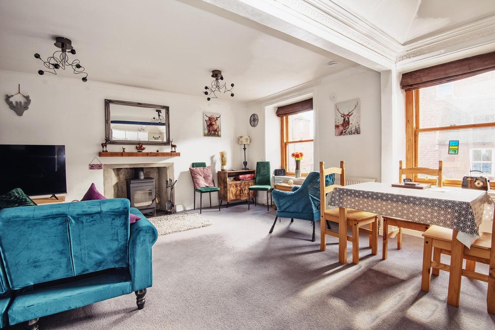 Charming 2 Bedroom Flat In The Heart Of Kirriemuir Esterno foto