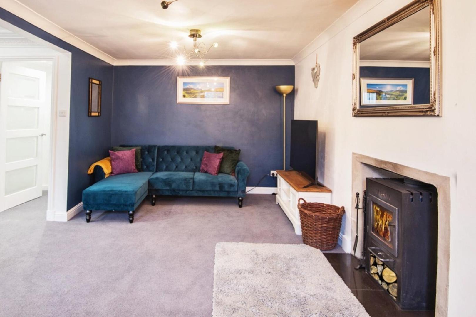 Charming 2 Bedroom Flat In The Heart Of Kirriemuir Esterno foto